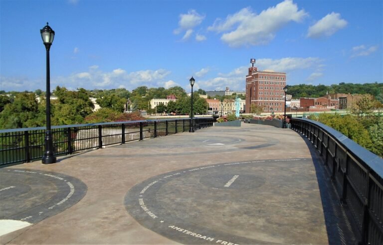 The walkway of the Mohawk Valley Gateway Overlook, Amsterdam