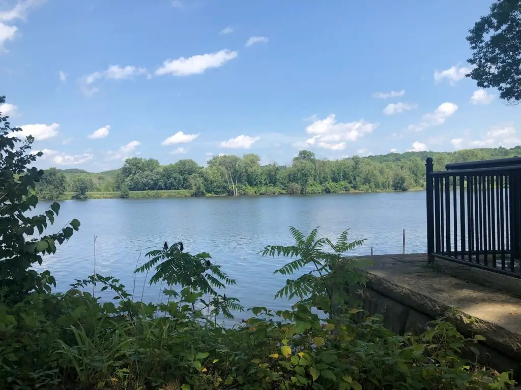 Halfmoon-Crescent Park