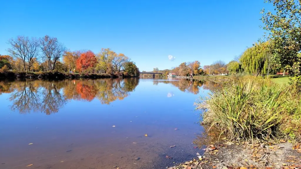Service Drive Boat Ramp