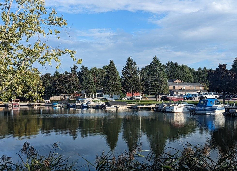 Arrowhead Marina and Golf Club