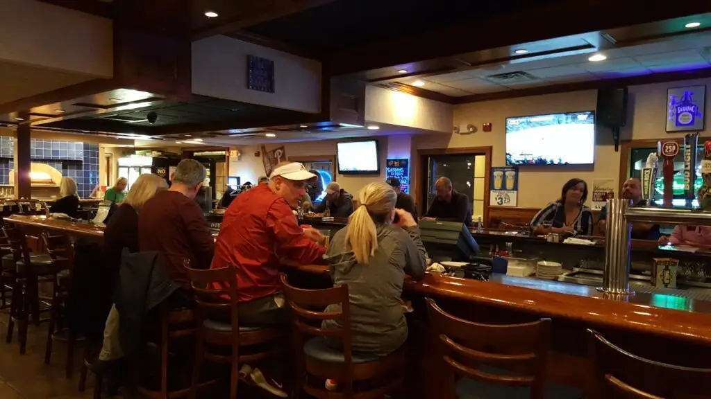 Cosmo’s Bar & Grill