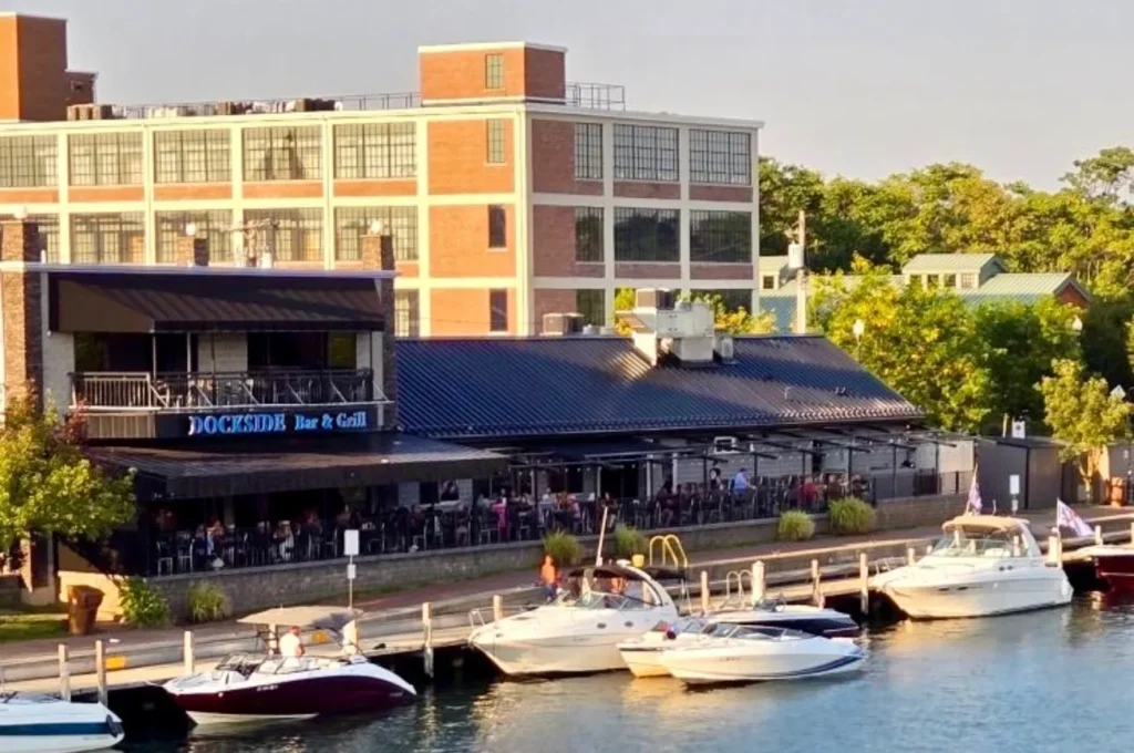 The Dockside Bar & Grill