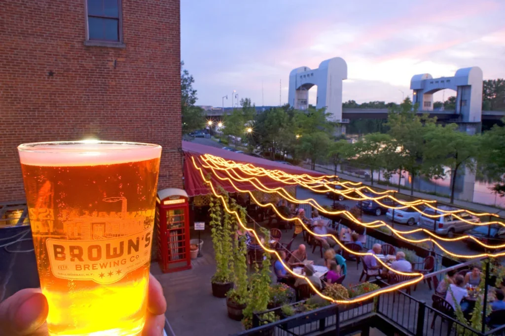 Brown's Brewing Company (Troy Taproom)