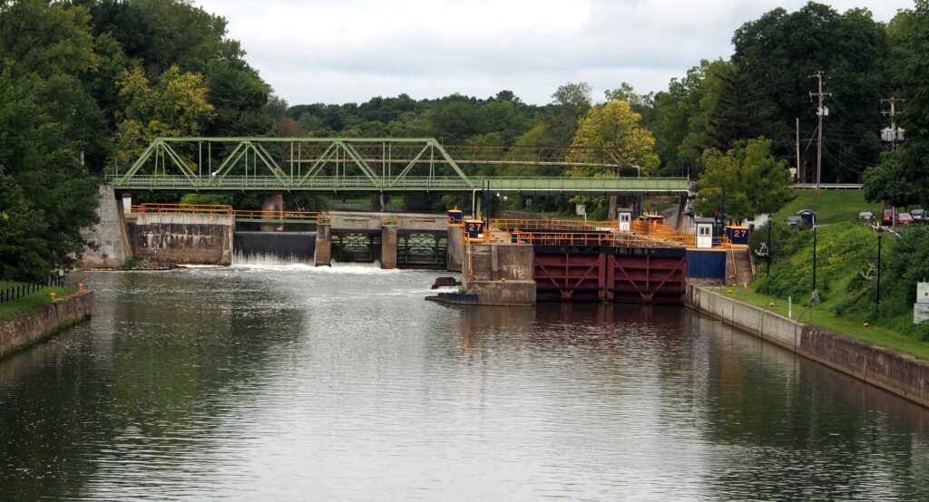 Erie Canal Lock E27 — Lyons