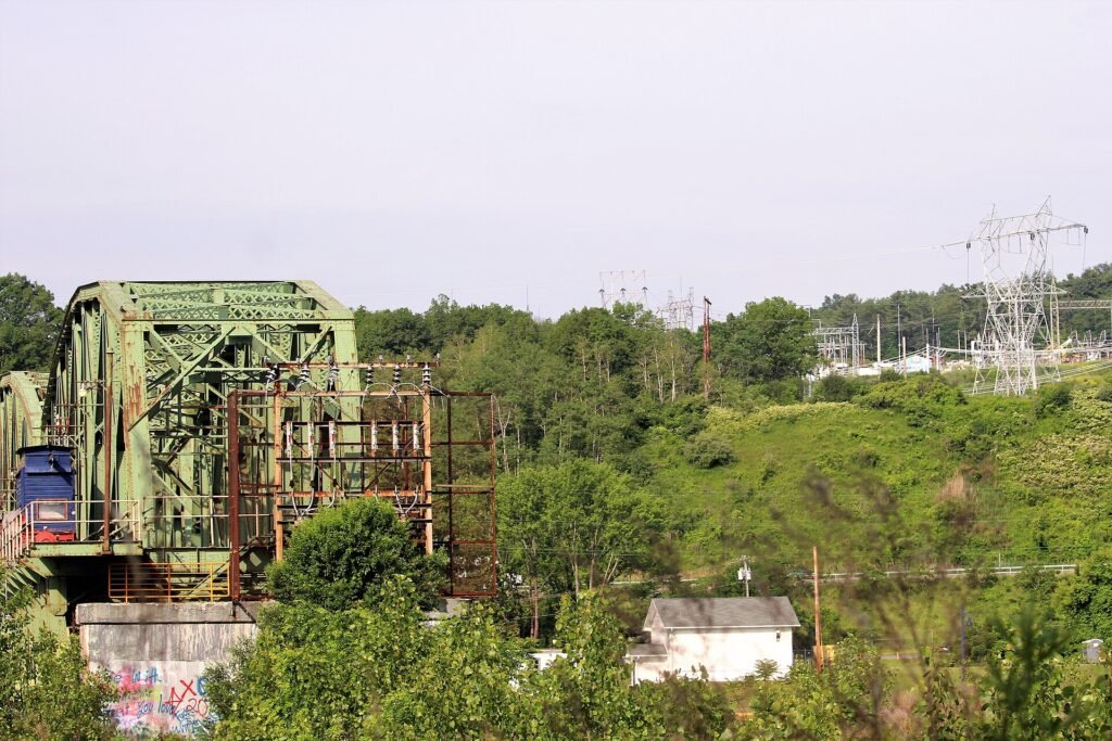 Erie Canal Lock E8 at Scotia, seen from Maalwyck Park