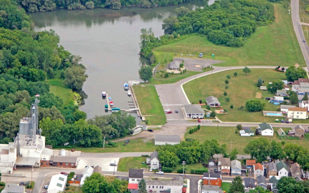 Frankfort Harbor Marina