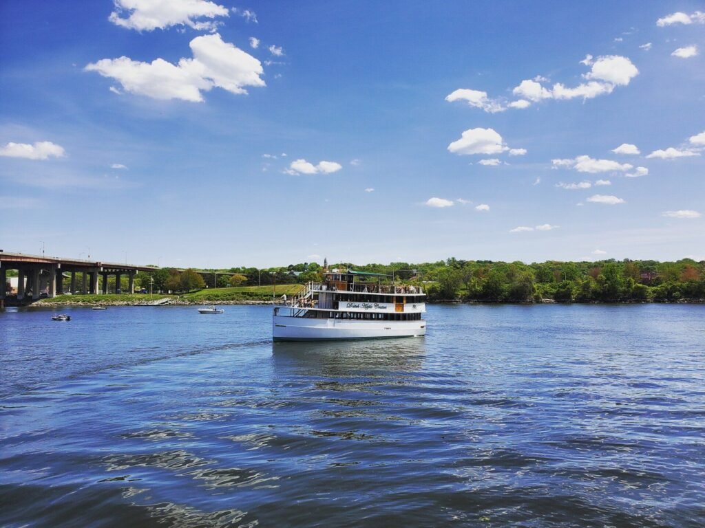 Dutch Apple Cruises