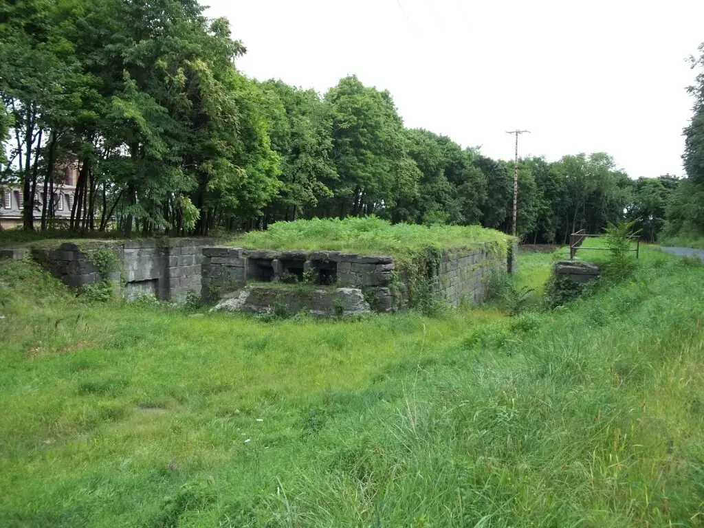 Enlarged Erie Canal lock remains, Cohoes historic district