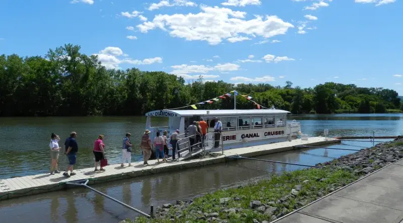 Erie Canal Cruises