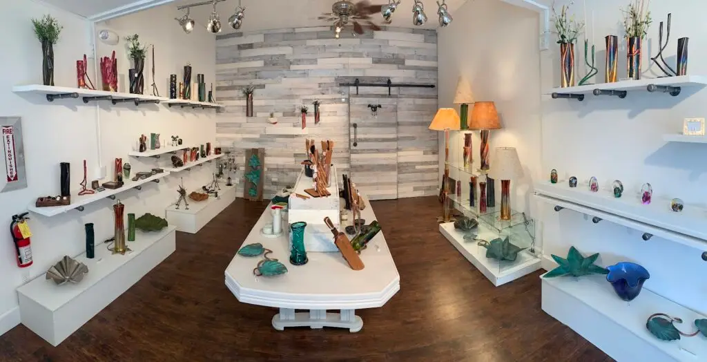 The Downtown Browsery Co-op (Medina)
