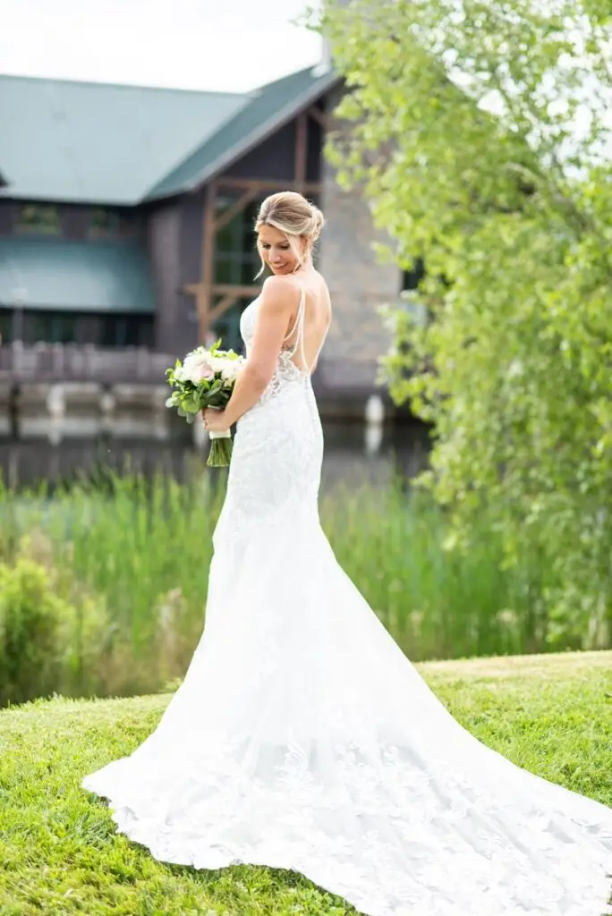 Mirror Mirror Inc (Bridal Boutique)