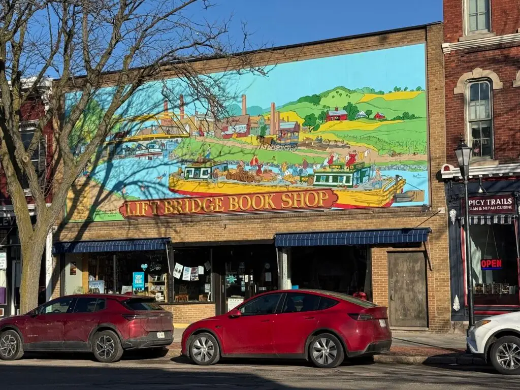 Lift Bridge Book Shop