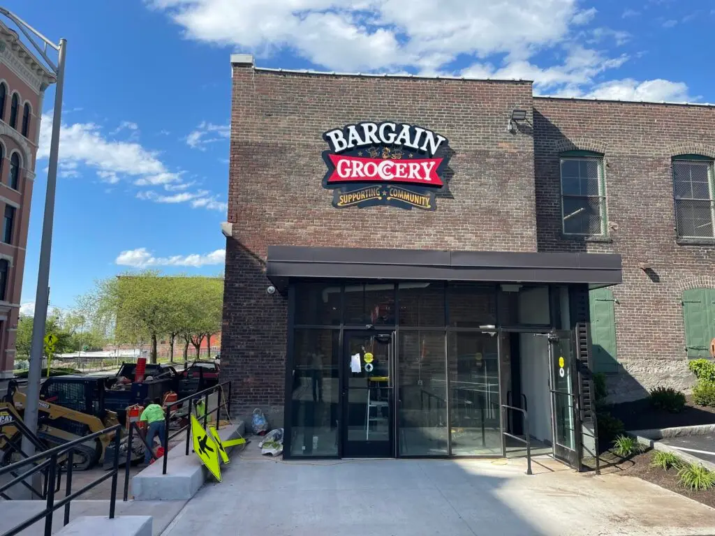 Bargain Grocery Troy