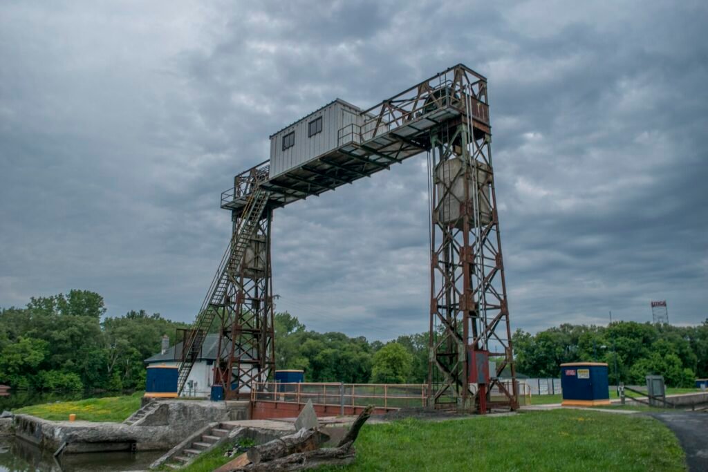 The Utica Harbor Lock, connecting the Erie Canal to the Utica harbor terminal